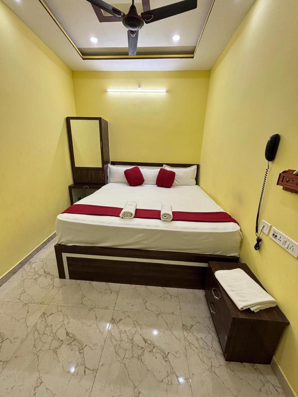 Hotel O Marquis Guest House Колката Екстер'єр фото